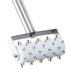 Instrument pentru strapungerea aluatului