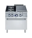 Plita solida Electrolux Professional cu alimentare pe gaz cu jumatate de modul (3,8 kW), cu 2 arzatoare (5,5 kW fiecare), pe cuptor alimentare pe gaz (6 kW)