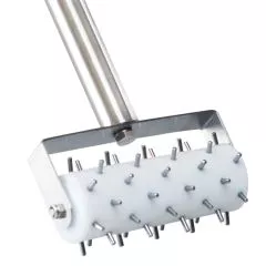 Instrument pentru strapungerea aluatului
