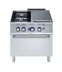 Plita solida Electrolux Professional cu alimentare pe gaz cu jumatate de modul (3,8 kW), cu 2 arzatoare (5,5 kW fiecare), pe cuptor alimentare pe gaz (6 kW)