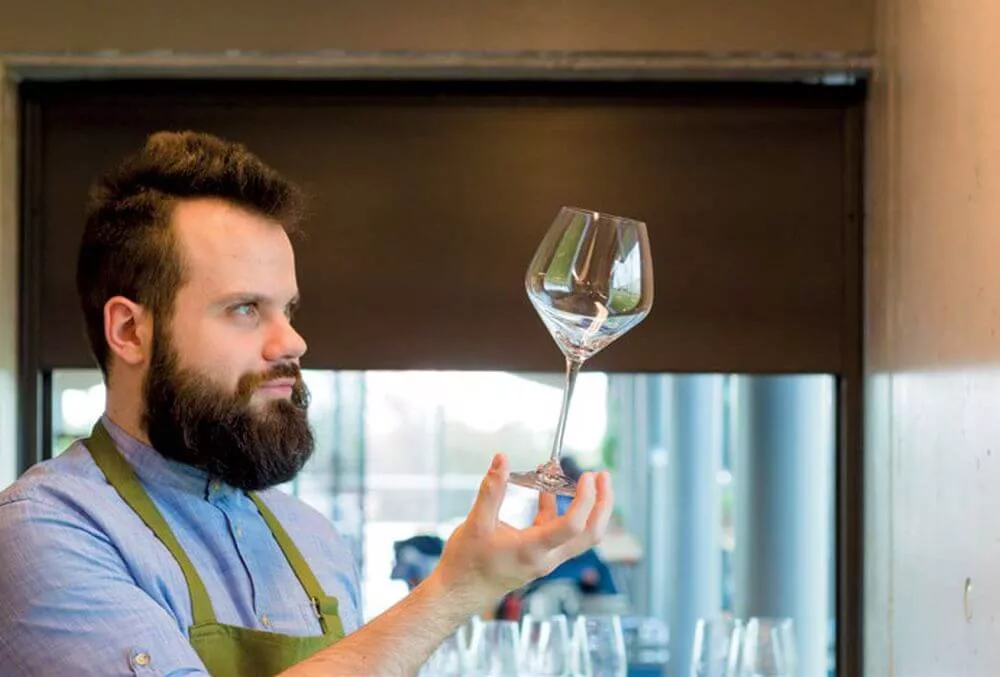 Masina de spalat vase under-counter Neoblue Touch - rezultate impecabile si economii cu un singur "touch"